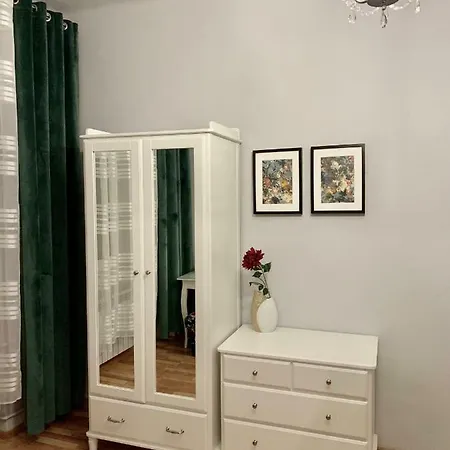 Apartament *
